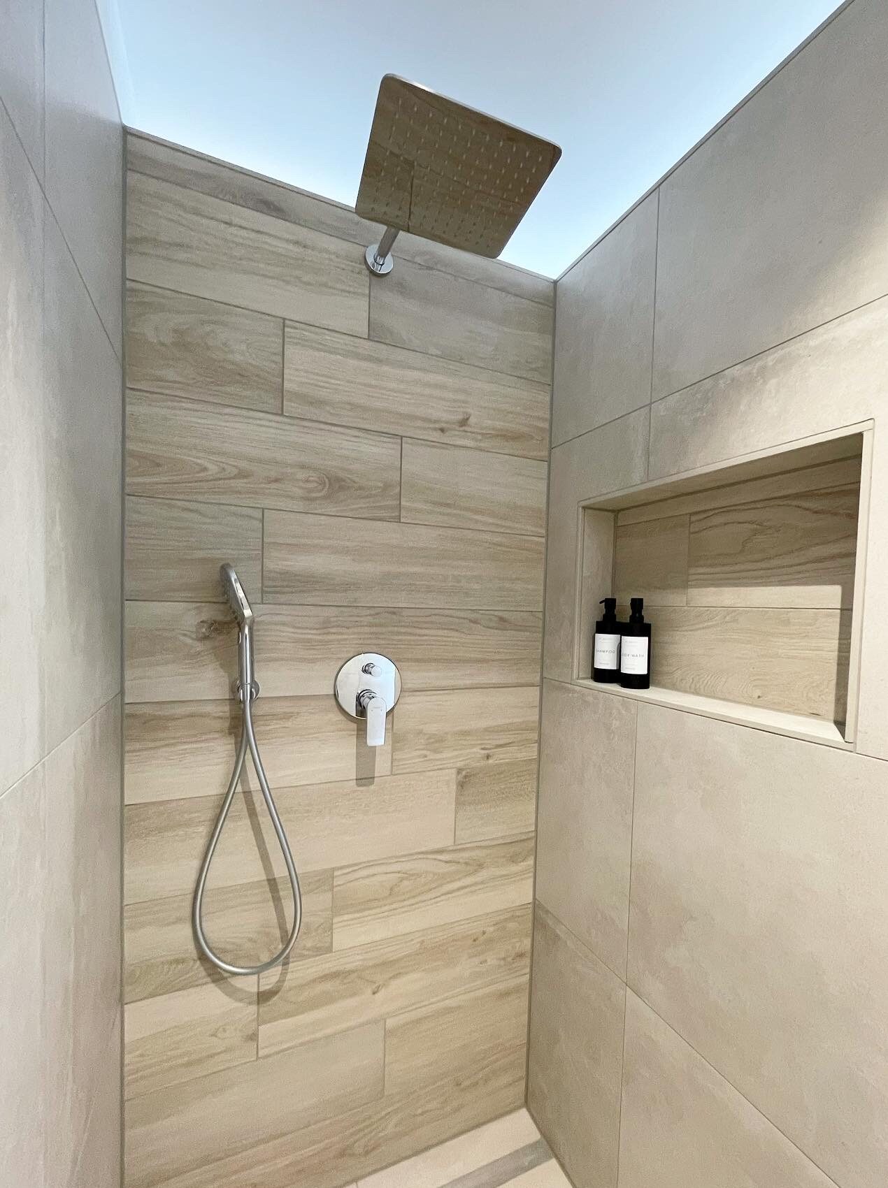 C5CCE485-DD0E-4B29-9F85-26ABD6888C7E